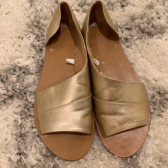 Target cut out sandals gold - Picture 1 of 2